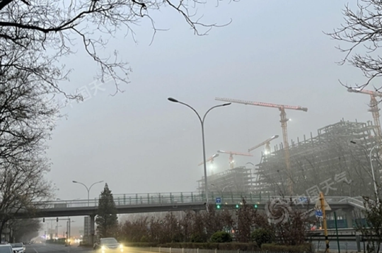 空气质量已达严重污染 北京沙尘暴升级黄色预警（2023北京沙尘暴预警）