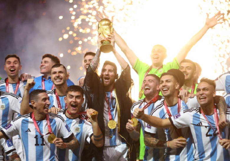 世界杯：阿根廷夺冠，众星更新微博发文送祝福