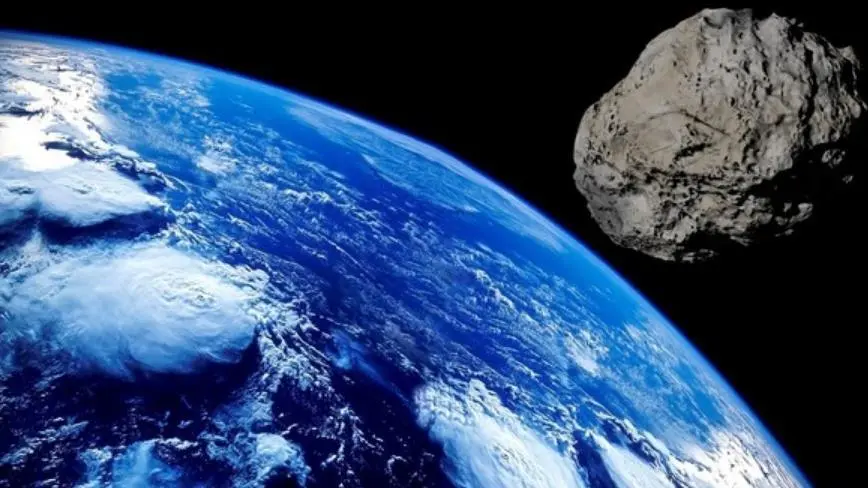 巨型小行星正以8.2万公里每小时的速度靠近地球！