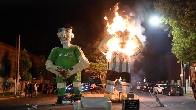 为什么阿根廷民众烧毁78个知名人物的巨型雕像